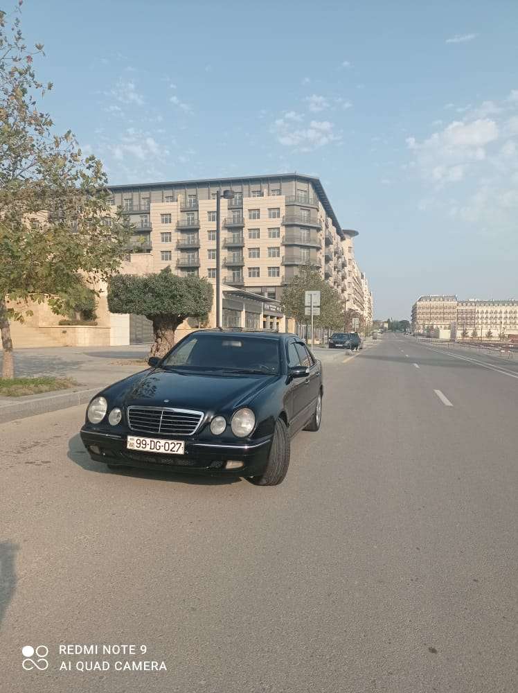 Mercedes E 220, 1999 il, 2.2 L, 400 000 km