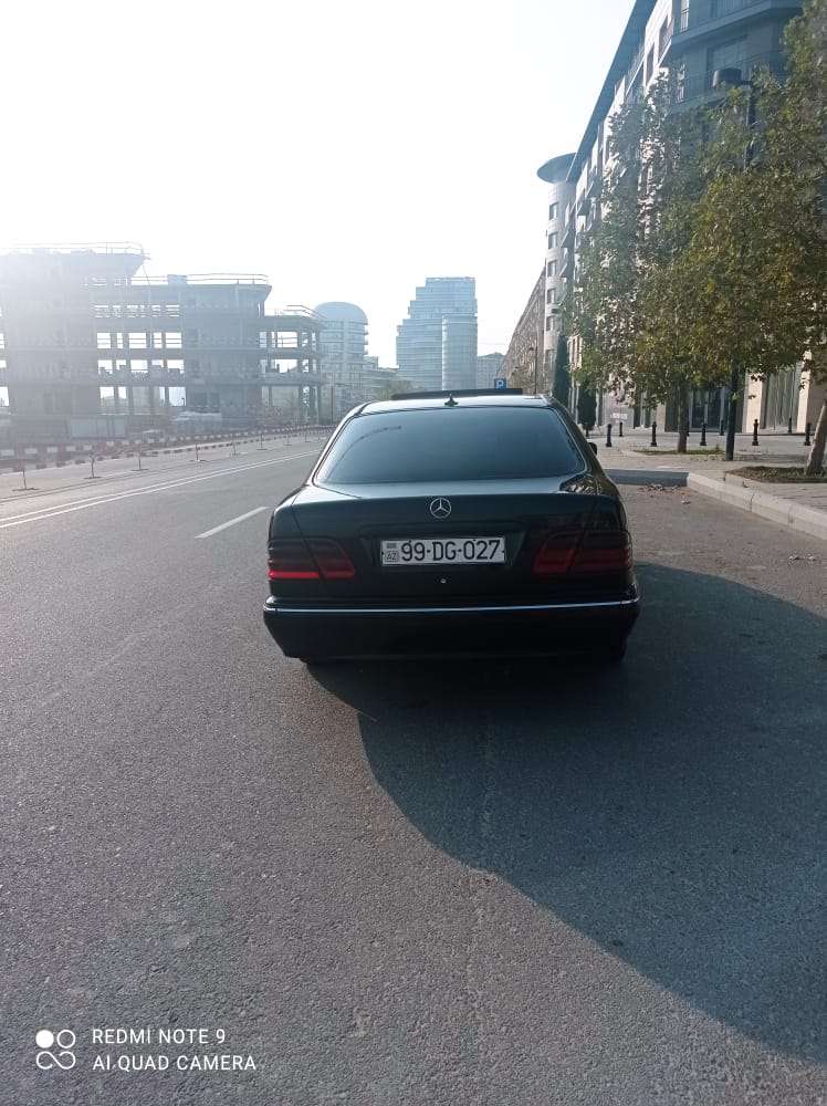 Mercedes E 220, 1999 il, 2.2 L, 400 000 km