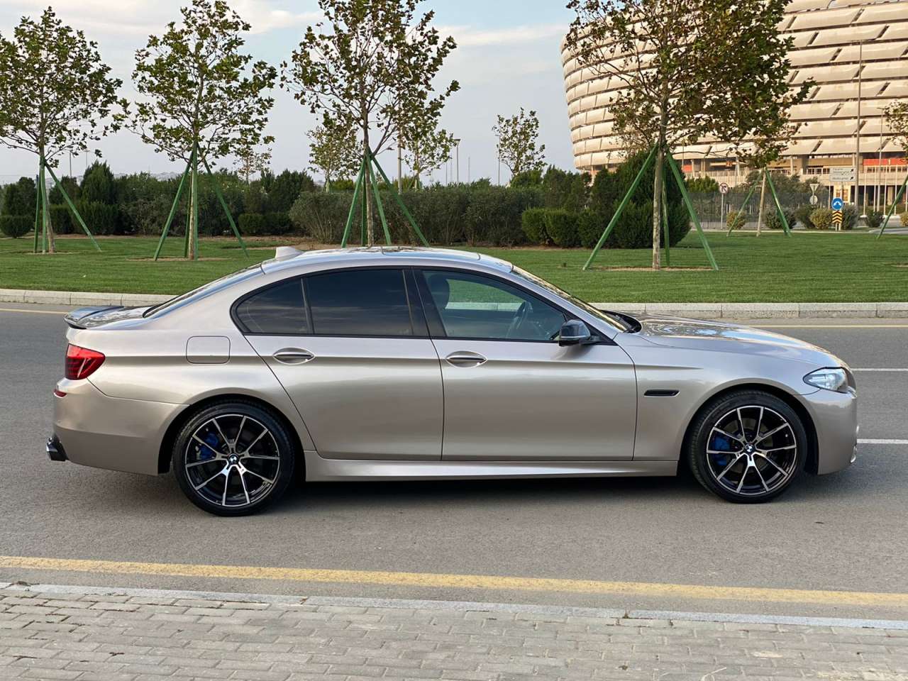 BMW 528, 2014 il, 2.0 L, 114 000 km