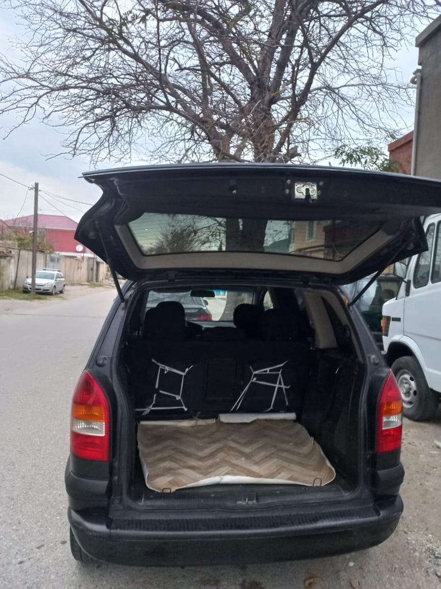 Opel Zafira, 2002 il, 1.8 L, 350 000 km