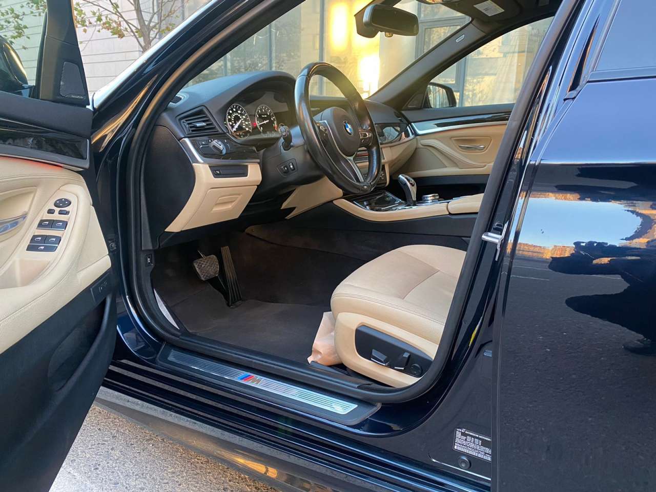 BMW 528, 2015 il, 2.0 L, 75 000 km