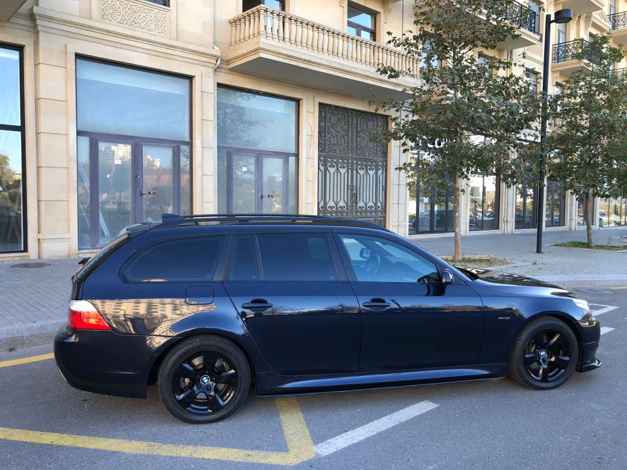 BMW 520, 2008 il, 2.0 L, 270 000 km