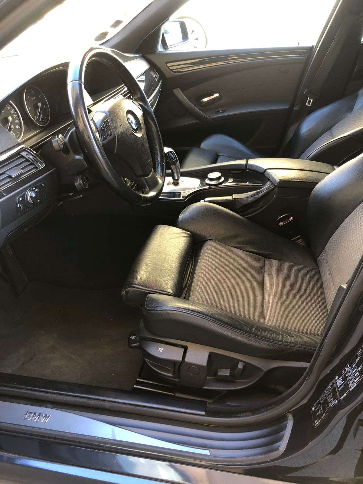 BMW 520, 2008 il, 2.0 L, 270 000 km
