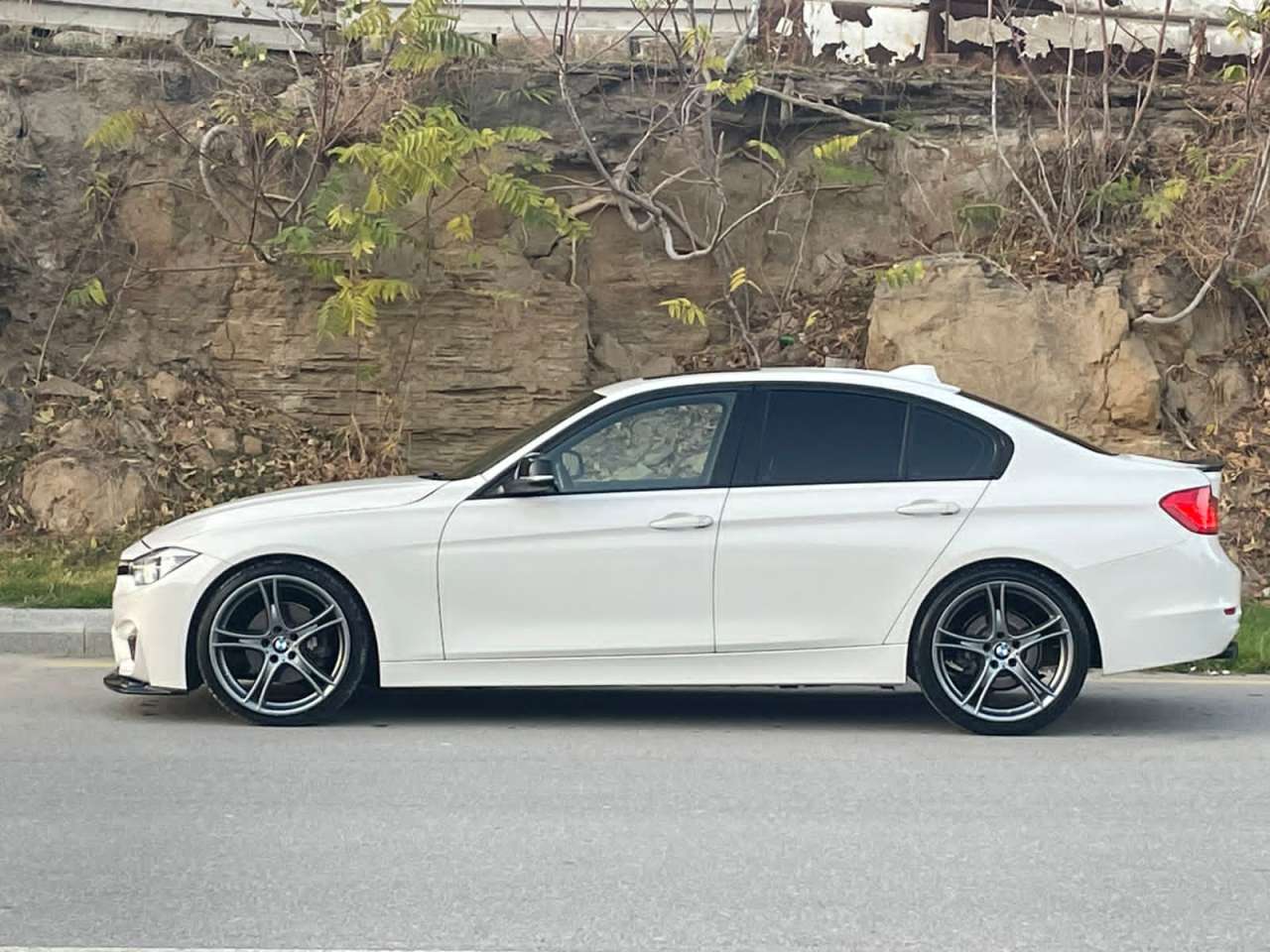 BMW 328, 2014 il, 2.0 L, 131 000 km