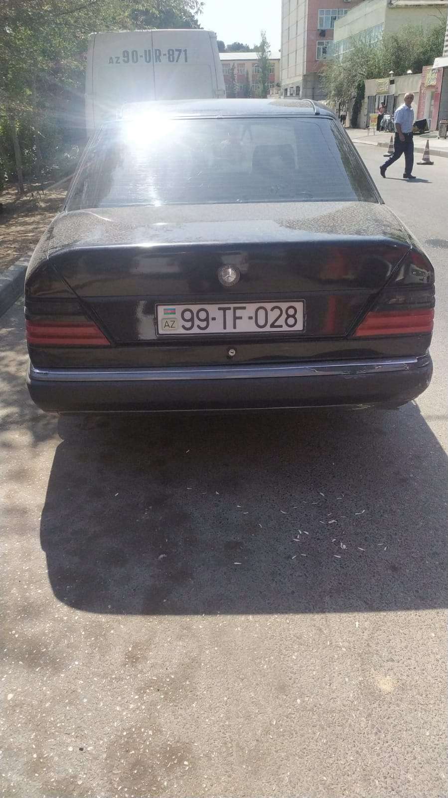 Mercedes E 200, 1986 il, 2.0 L, 450 000 km