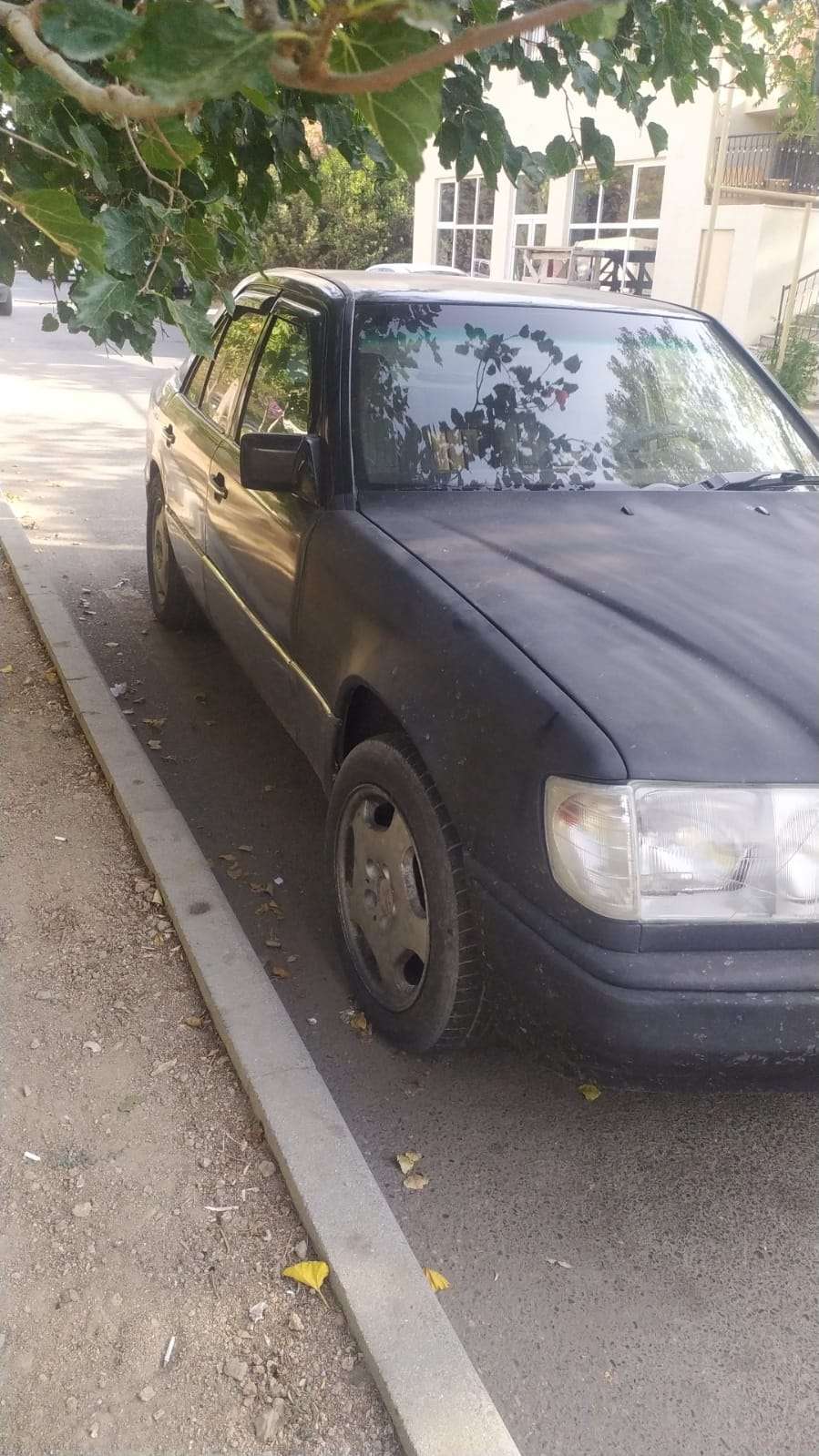 Mercedes E 200, 1986 il, 2.0 L, 450 000 km