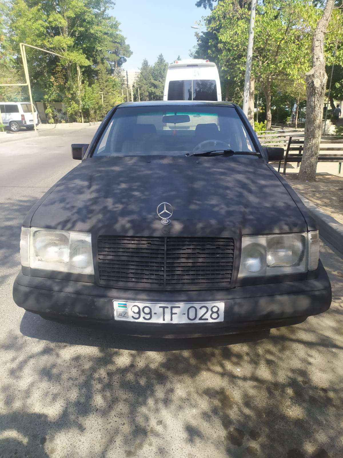 Mercedes E 200, 1986 il, 2.0 L, 450 000 km