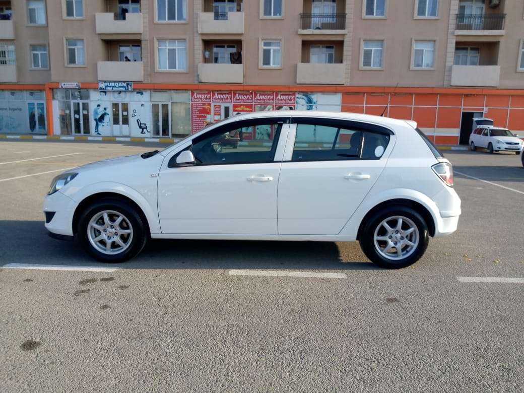 Opel Astra, 2009 il, 1.4 L, 195 000 km