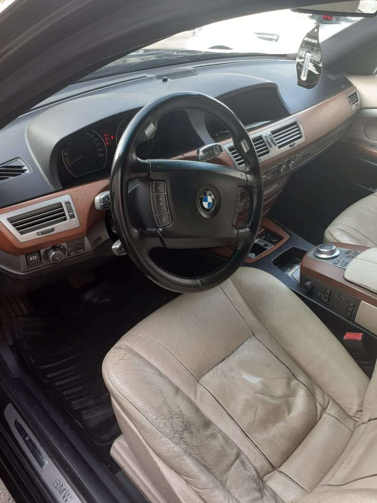 BMW 740, 2006 il, 4.0 L, 271 000 km