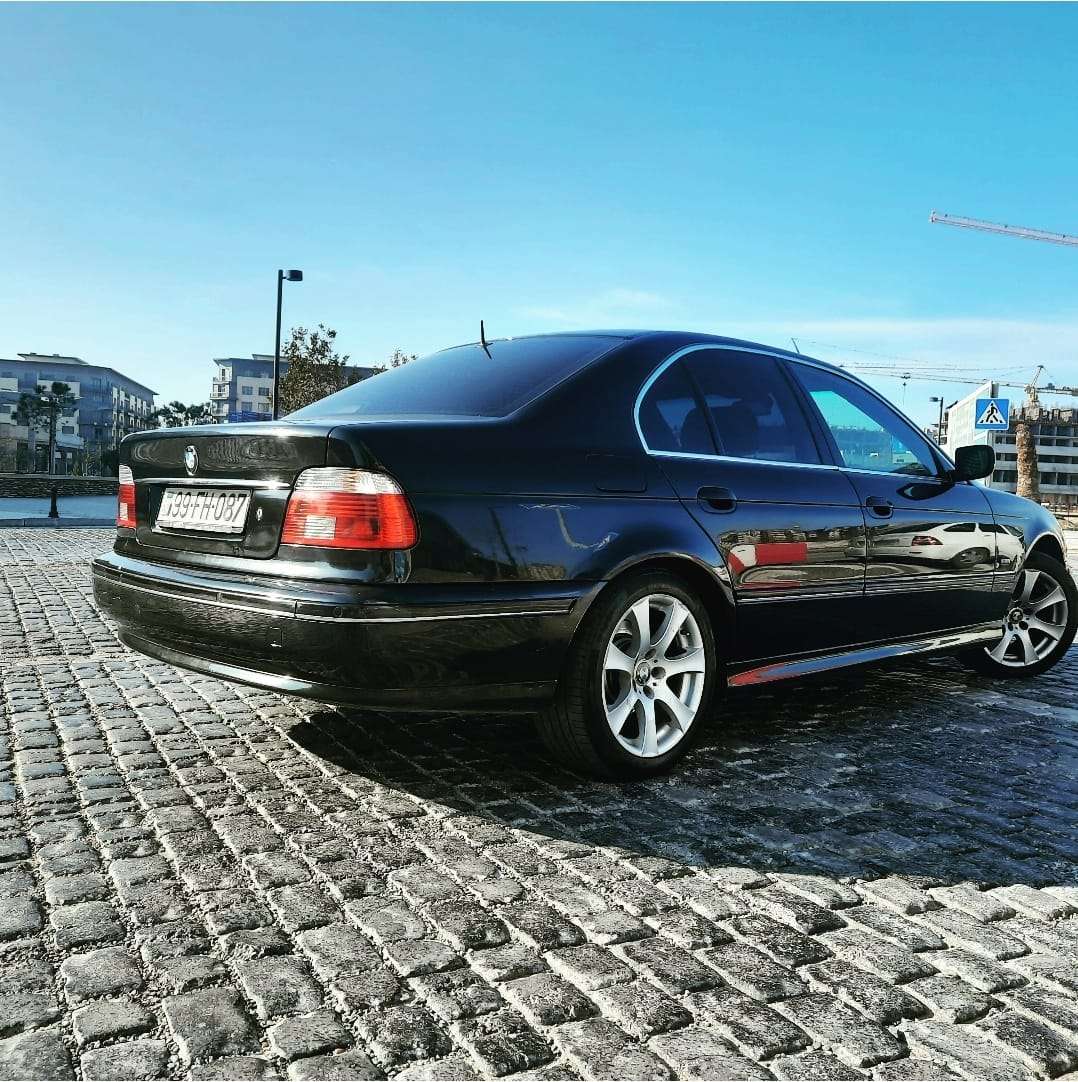 BMW 525, 2002 il, 2.5 L, 330 000 km