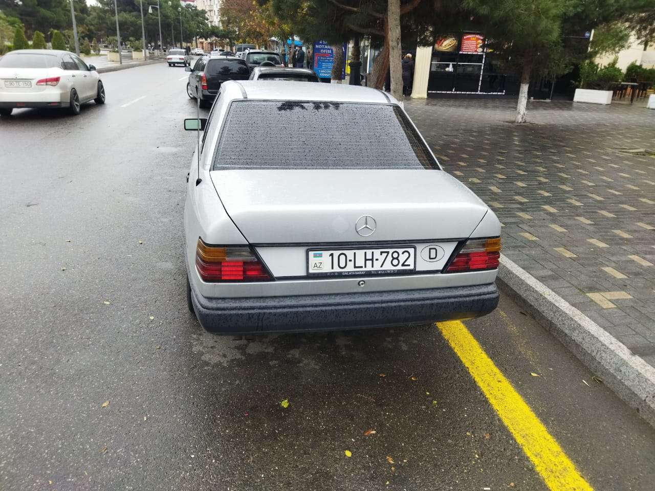 Mercedes E 300, 1987 il, 3.0 L, 385 000 km