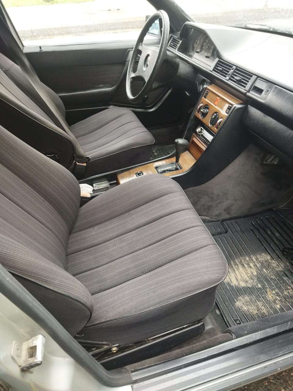 Mercedes E 300, 1987 il, 3.0 L, 385 000 km