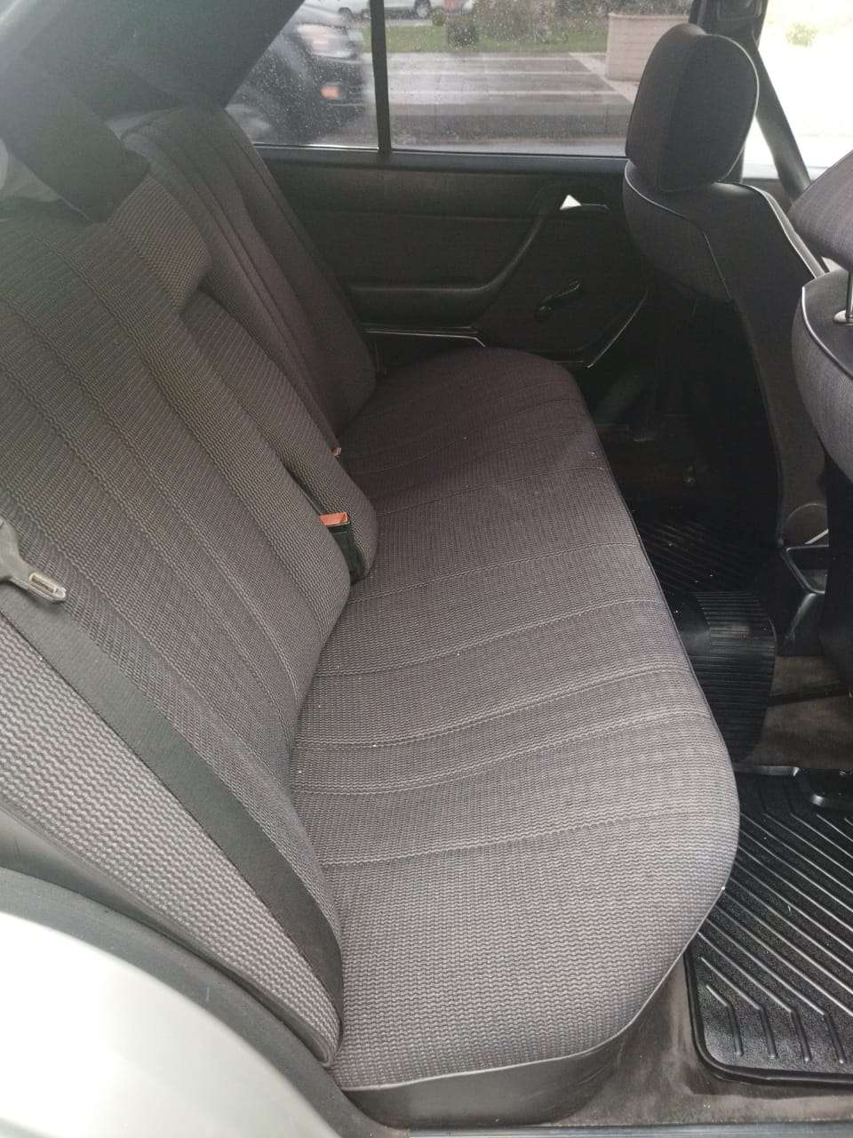 Mercedes E 300, 1987 il, 3.0 L, 385 000 km