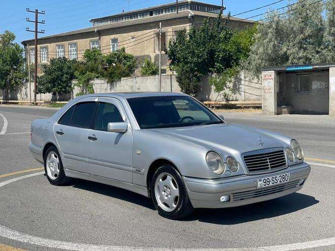 Mercedes E 280, 1998 il, 2.8 L, 375 000 km