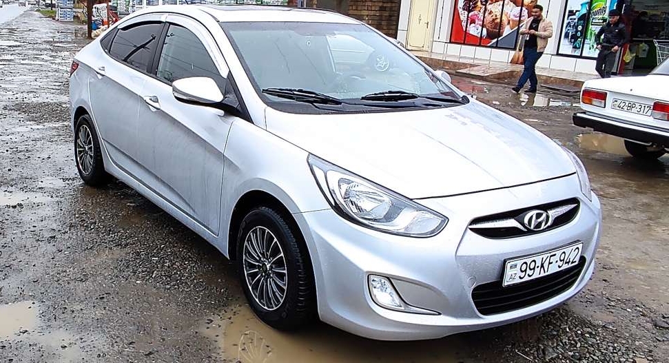 Hyundai Accent, 2011 il, 1.4 L, 200 000 km