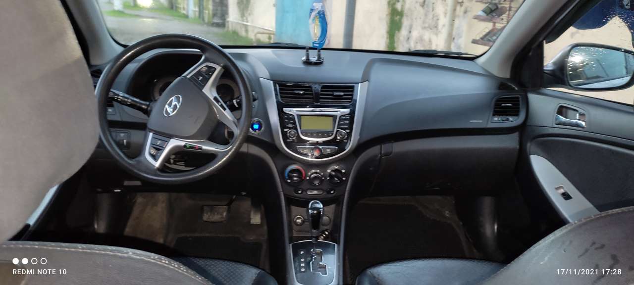 Hyundai Accent, 2011 il, 1.4 L, 200 000 km
