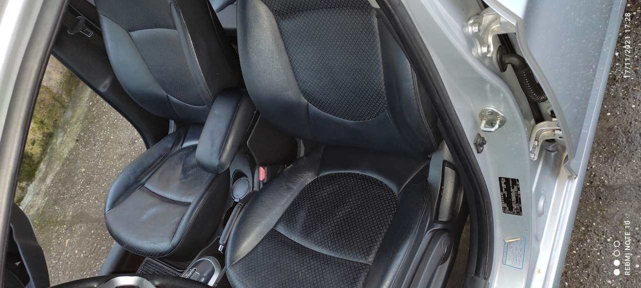 Hyundai Accent, 2011 il, 1.4 L, 200 000 km