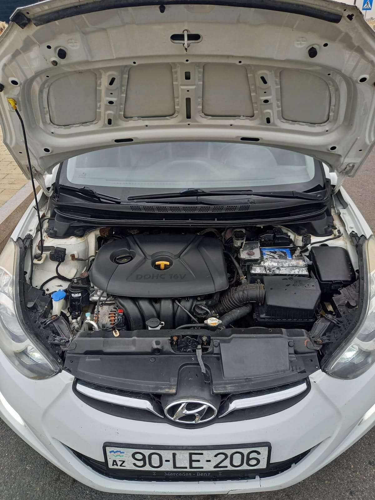 Hyundai Elantra, 2011 il, 1.8 L, 315 000 km