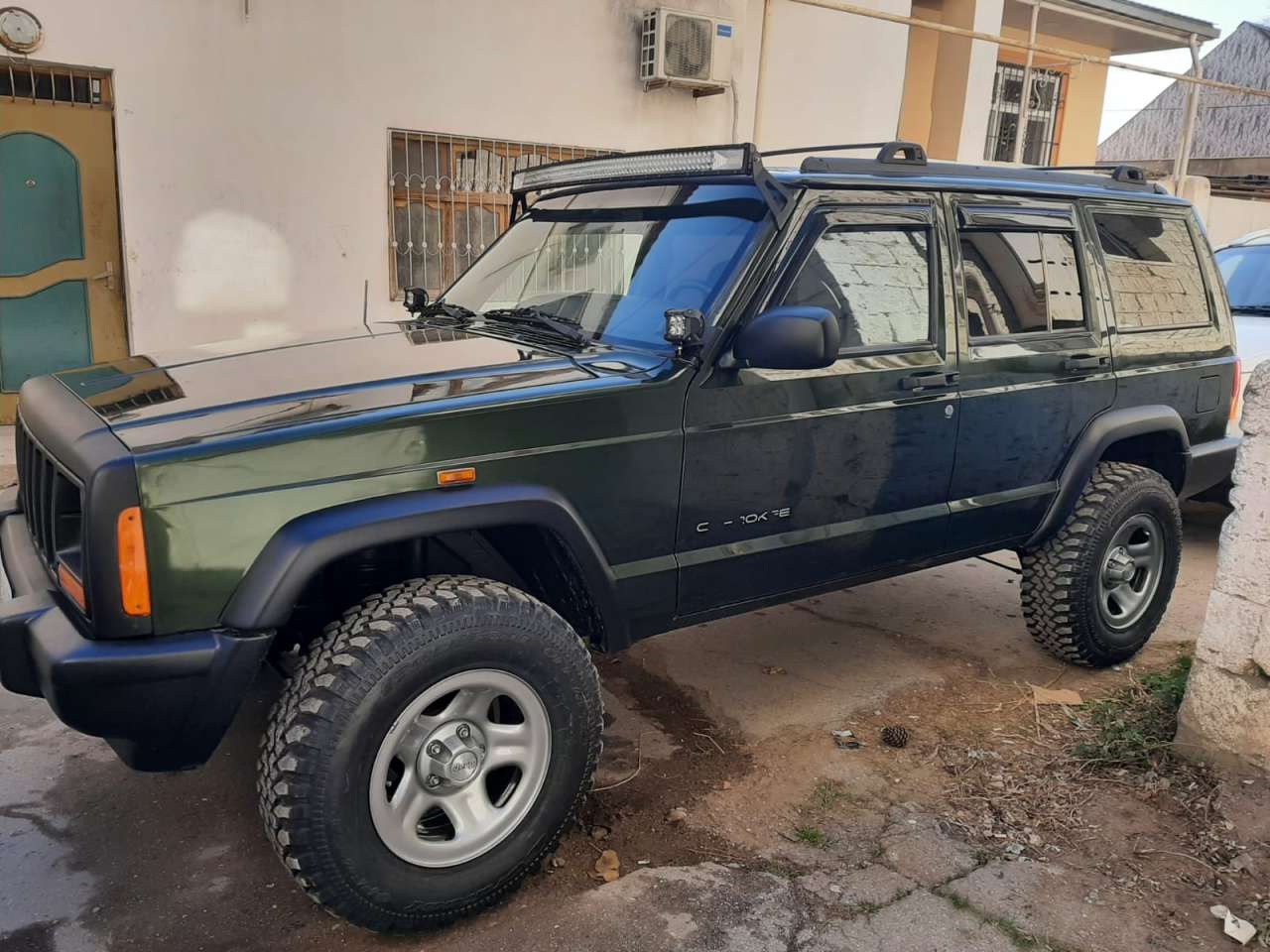 Jeep Cherokee, 1997 il, 2.5 L, 219 000 km