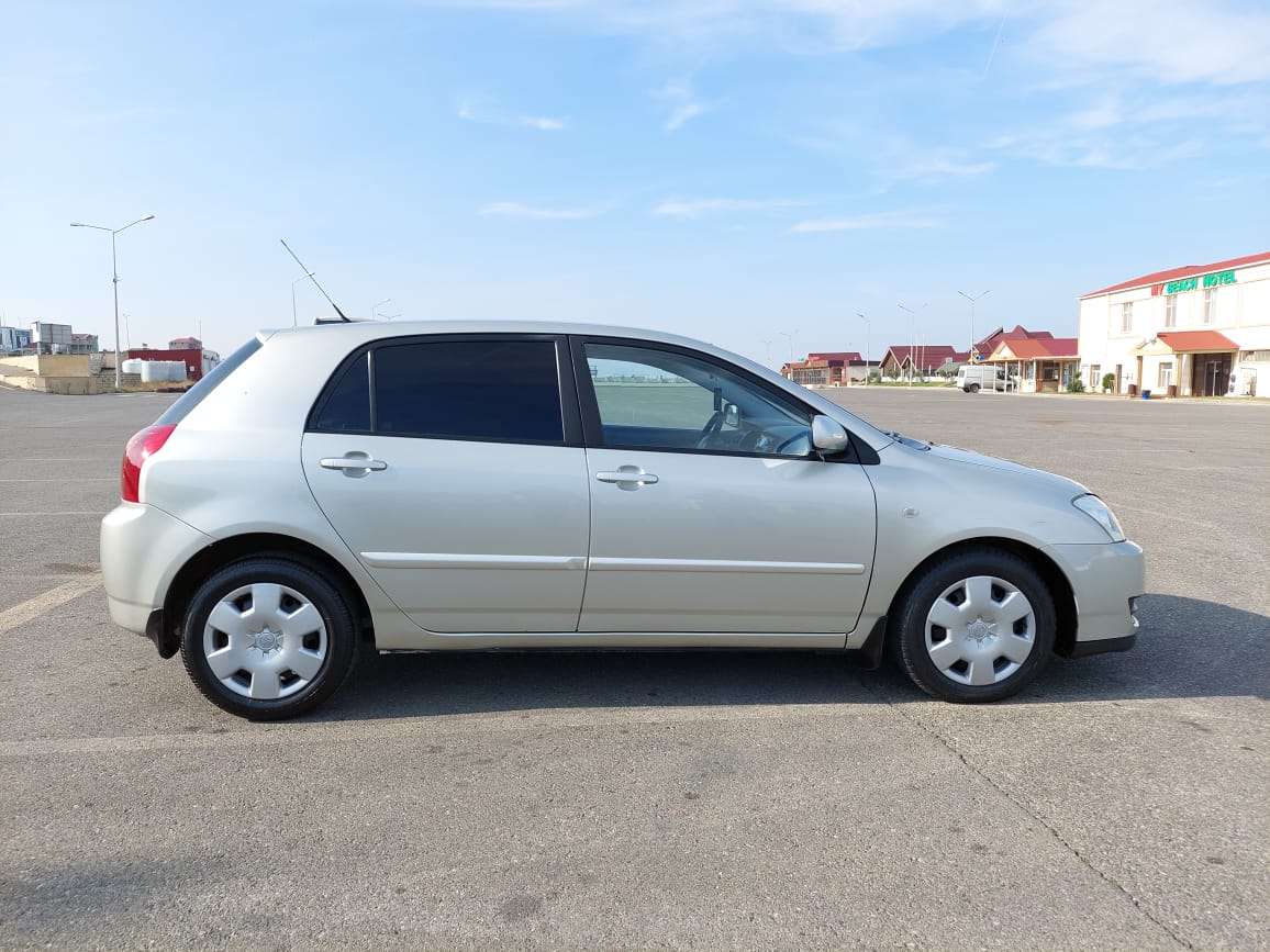 Toyota Corolla, 2005 il, 1.4 L, 180 000 km