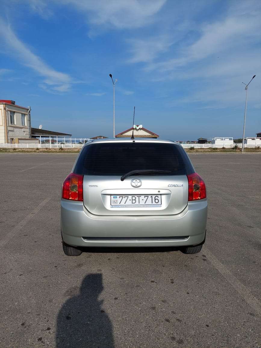 Toyota Corolla, 2005 il, 1.4 L, 180 000 km