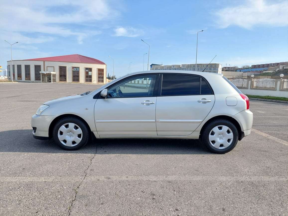 Toyota Corolla, 2005 il, 1.4 L, 180 000 km