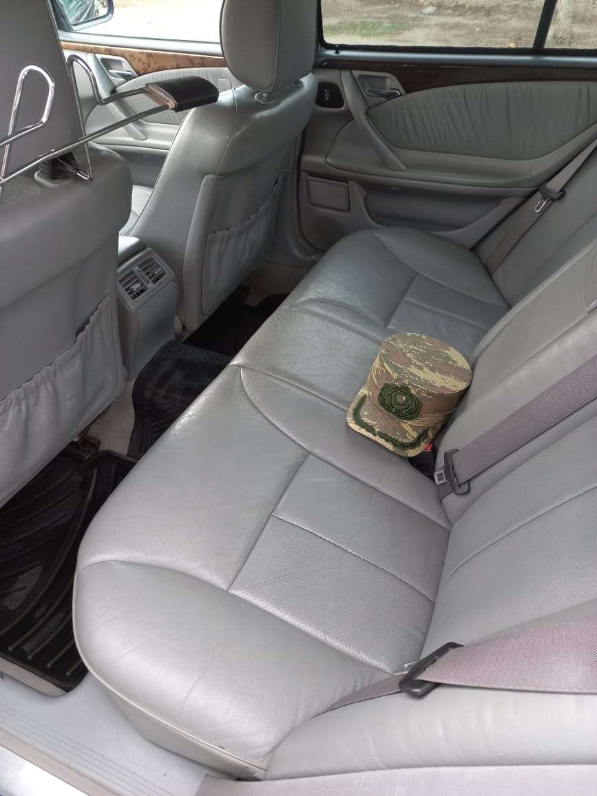 Mercedes E 240, 2000 il, 2.6 L, 230 000 km