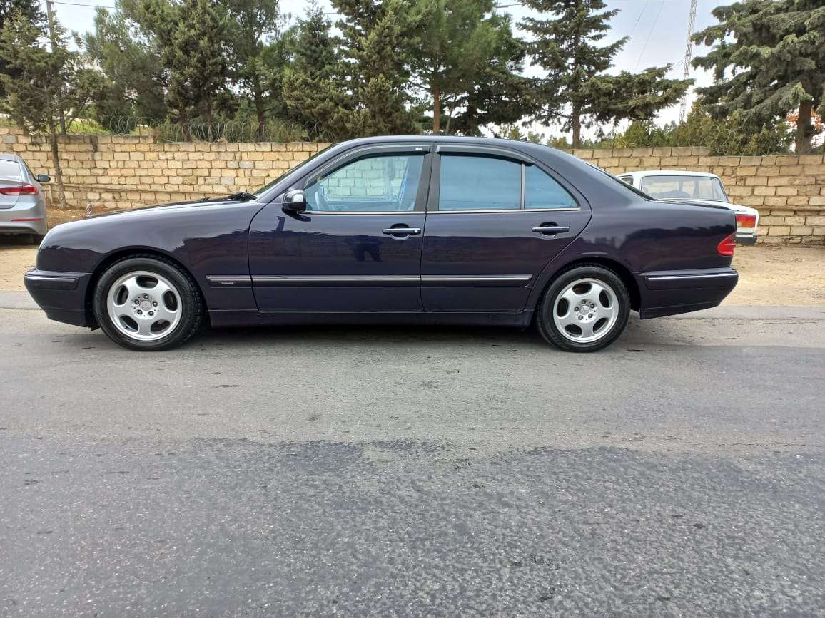 Mercedes E 240, 2000 il, 2.6 L, 230 000 km