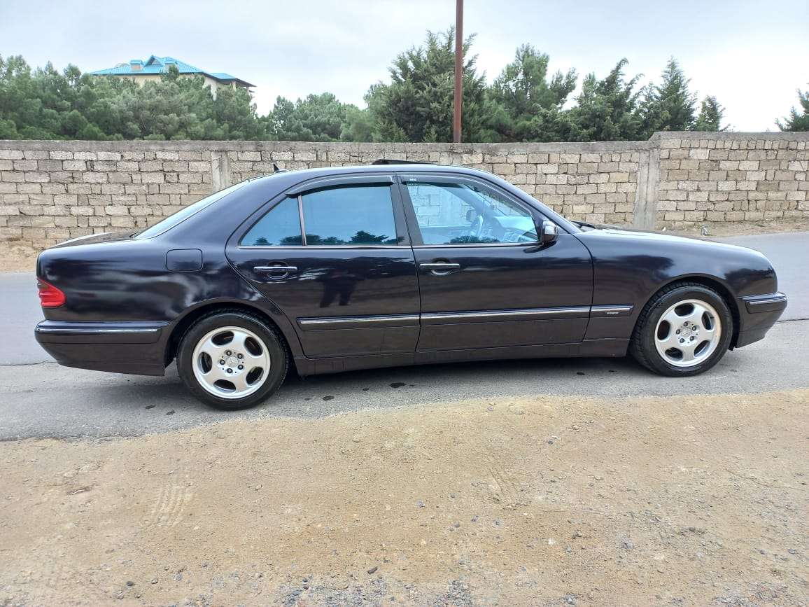 Mercedes E 240, 2000 il, 2.6 L, 230 000 km