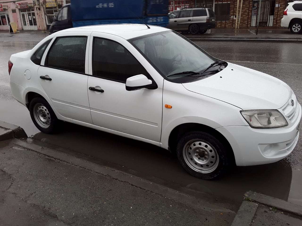 LADA (VAZ) Granta, 2013 il, 1.6 L, 326 451 km