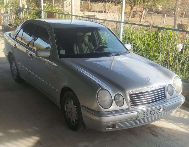 Mercedes E 220, 1998 il, 2.2 L, 394 316 km