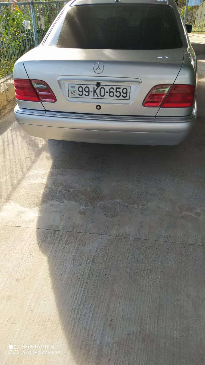 Mercedes E 220, 1998 il, 2.2 L, 394 316 km