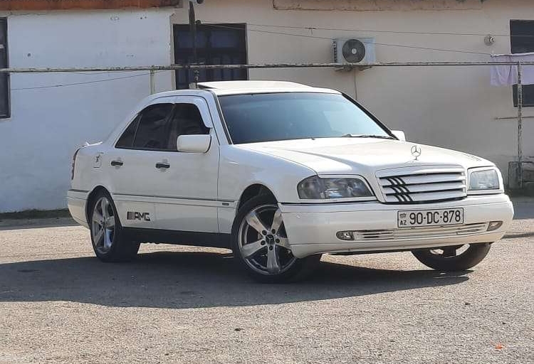 Mercedes C 220, 1995 il, 2.2 L, 299 366 km
