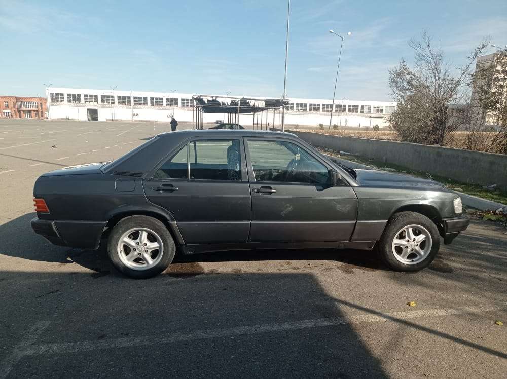 Mercedes 190, 1991 il, 2.0 L, 285 392 km