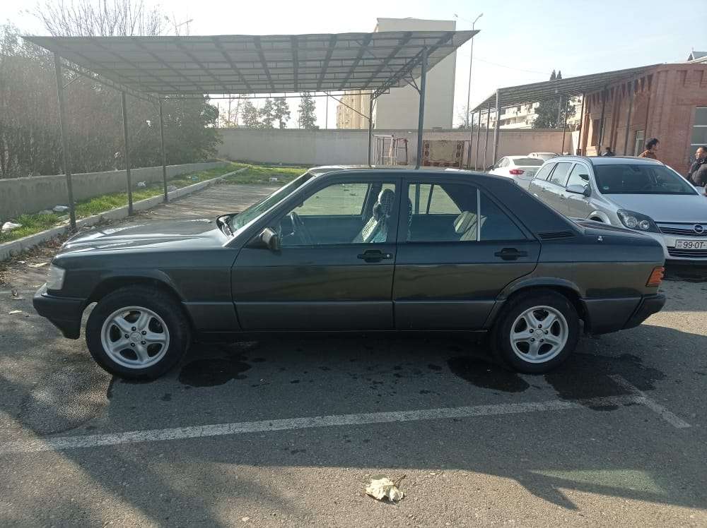 Mercedes 190, 1991 il, 2.0 L, 285 392 km