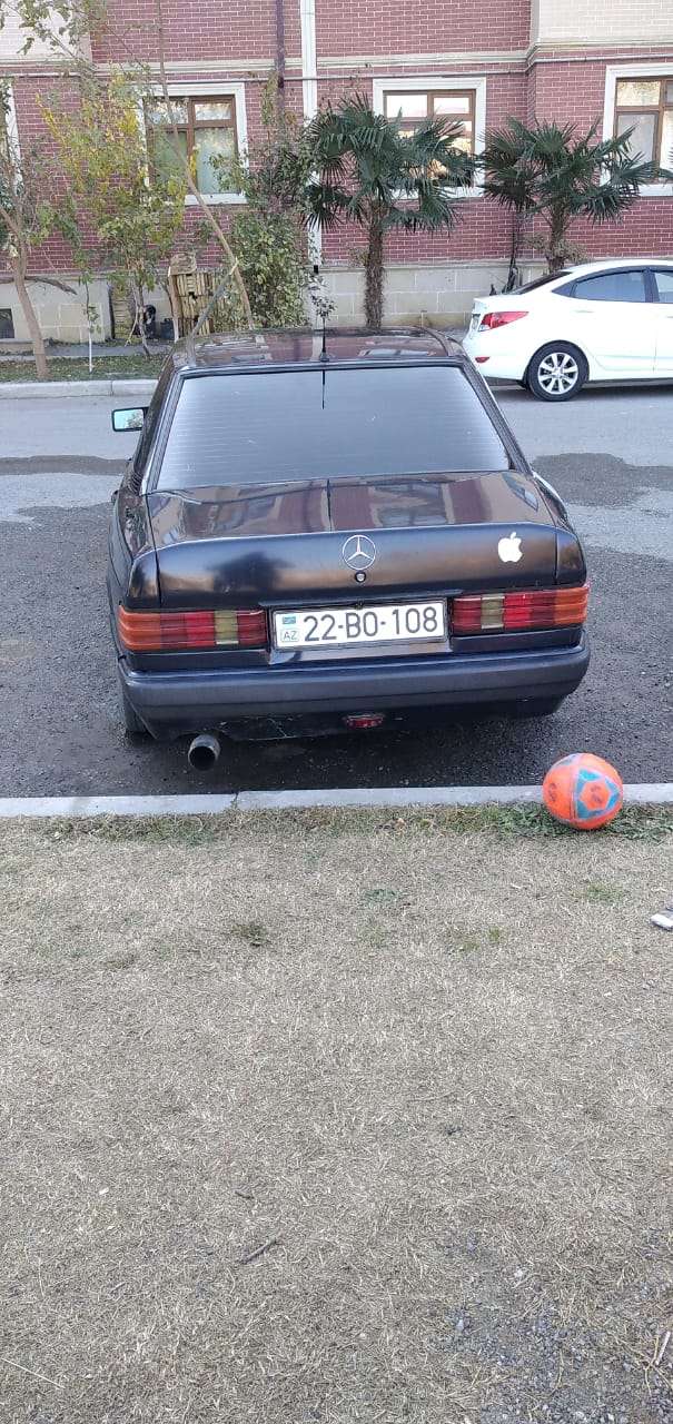 Mercedes 190, 1990 il, 1.8 L, 359 000 km