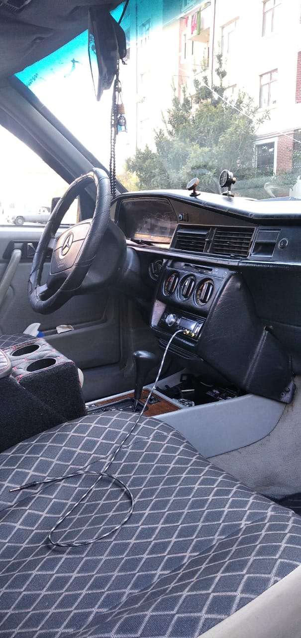 Mercedes 190, 1990 il, 1.8 L, 359 000 km