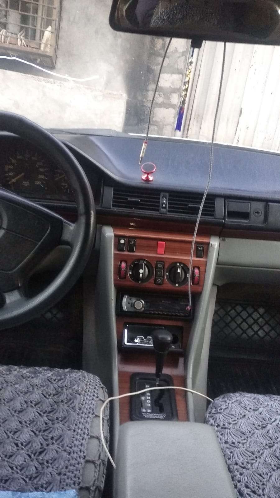 Mercedes E 250, 1991 il, 2.5 L, 305 000 km