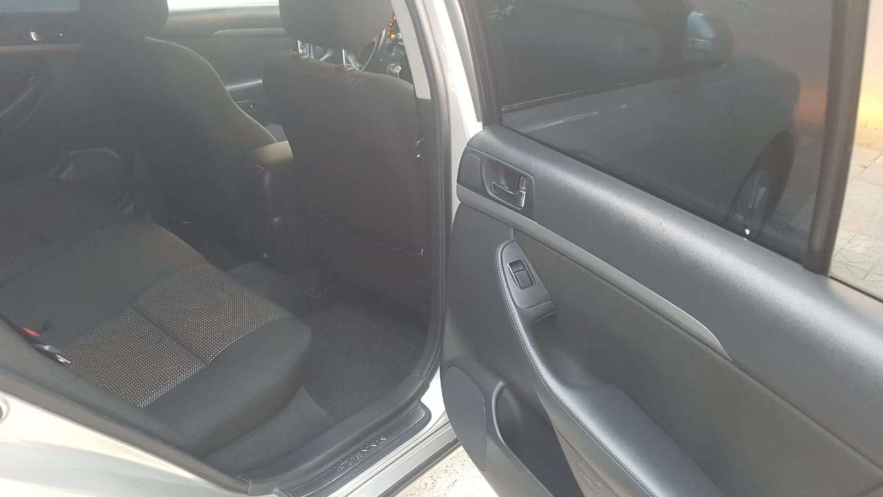 Toyota Avensis, 2006 il, 2.0 L, 280 000 km