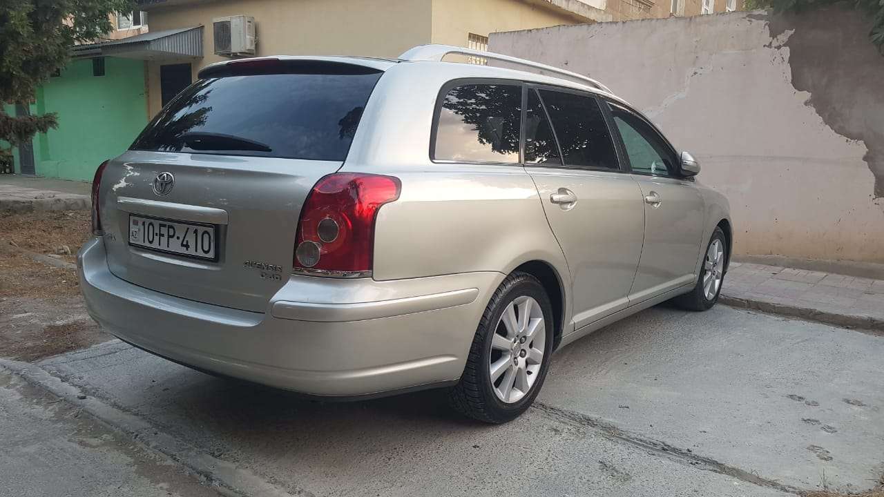Toyota Avensis, 2006 il, 2.0 L, 280 000 km