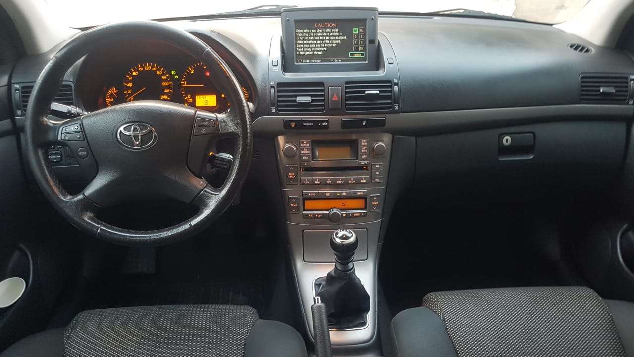 Toyota Avensis, 2006 il, 2.0 L, 280 000 km