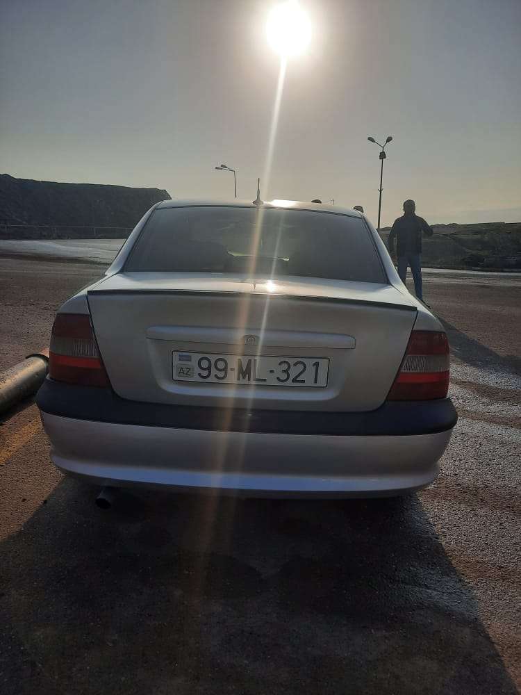 Opel Vectra, 1998 il, 1.6 L, 215 000 km