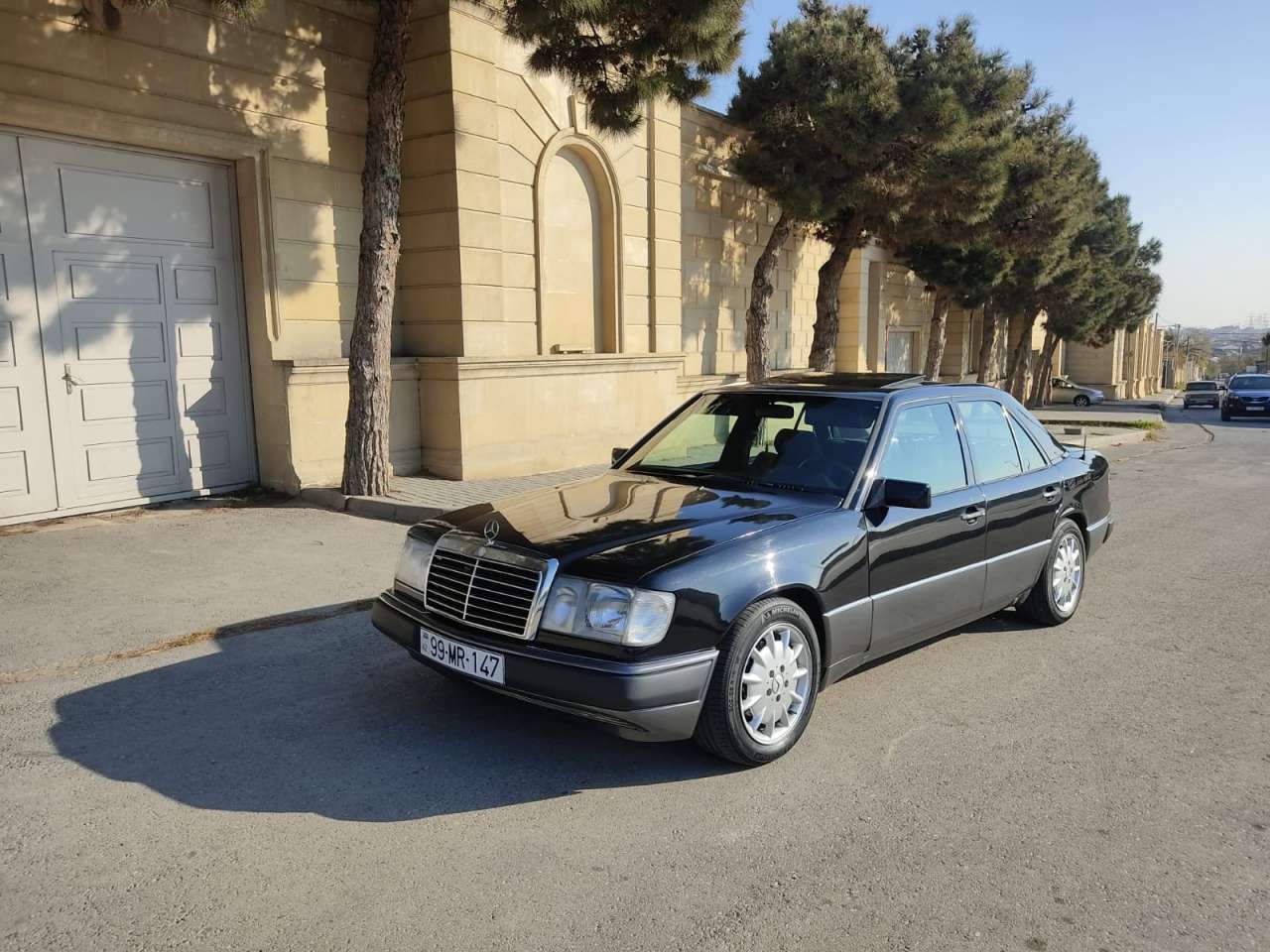 Mercedes E 200, 1991 il, 2.3 L, 355 000 km