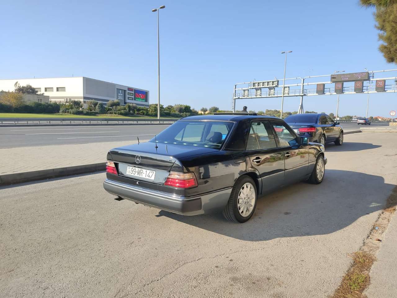 Mercedes E 200, 1991 il, 2.3 L, 355 000 km