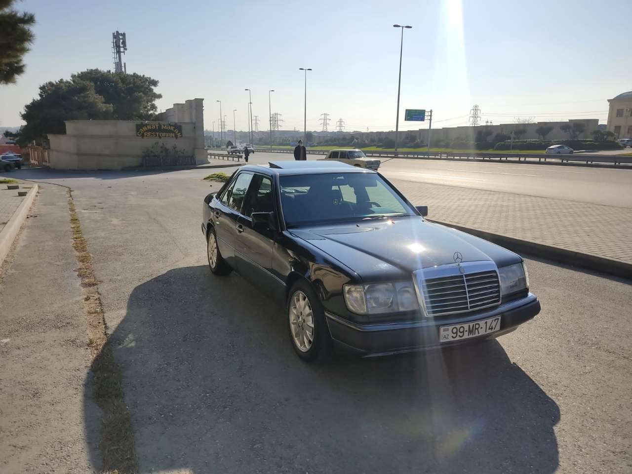 Mercedes E 200, 1991 il, 2.3 L, 355 000 km