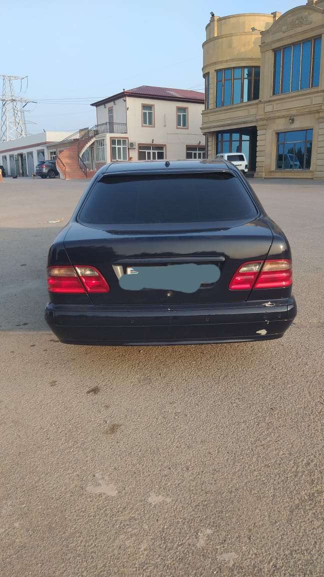 Mercedes E 220, 2000 il, 2.2 L, 513 000 km