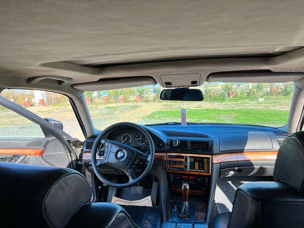 BMW 728, 1999 il, 2.8 L, 231 465 km