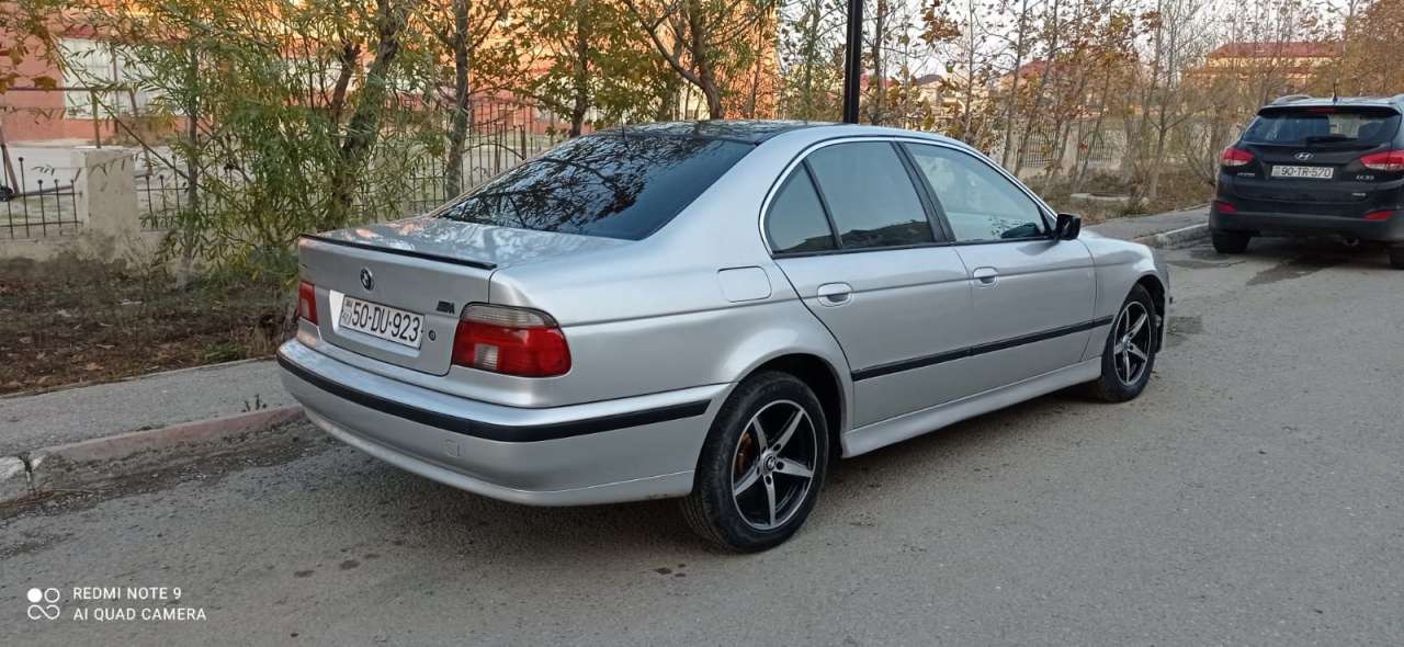BMW 523, 1997 il, 2.3 L, 330 000 km