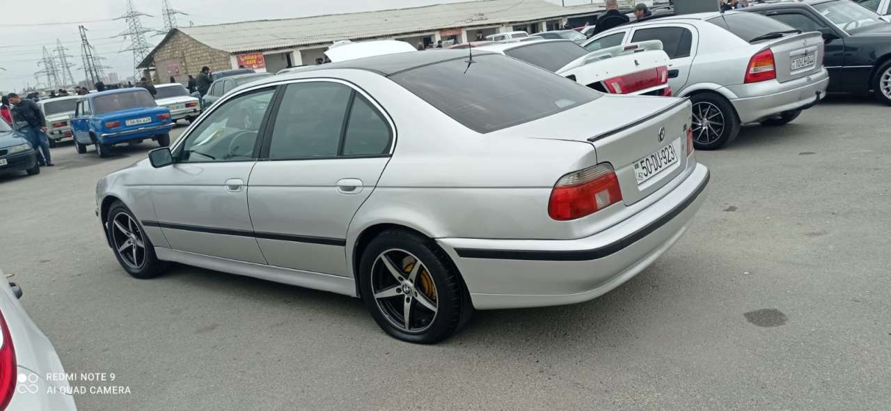 BMW 523, 1997 il, 2.3 L, 330 000 km