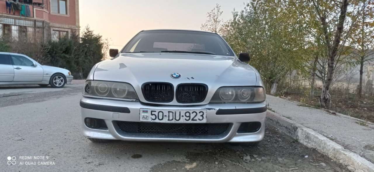 BMW 523, 1997 il, 2.3 L, 330 000 km